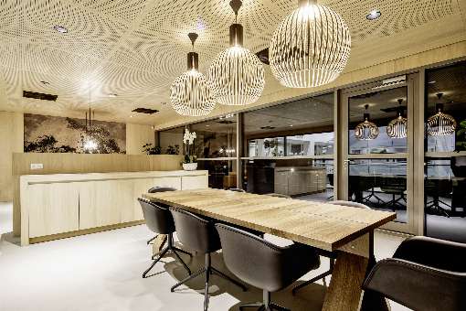 Photo 3: Bright and friendly meeting room. Photo: IFN/Decospan Group